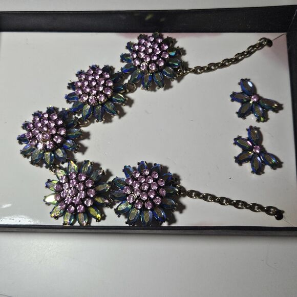 **Final Sale** K&M Accessories Costume Jewelry Necklace Earrings Box Set - Picture 10 of 11